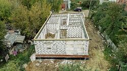 Работы по 1 этажу. Закладка коммуникаций.