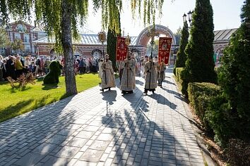 Перенесение мощей святых благоверных князей Петра и Февронии Муромских