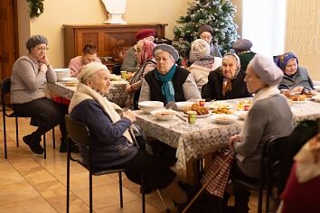 Патронажные прихожане посетили Троицкий храм