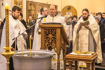 Крещенский сочельник в Троицком храме