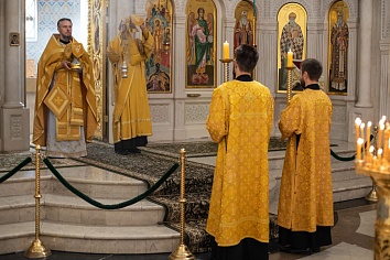 Воскресное богослужение на неделе 1-й по Пятидесятнице, Всех святых