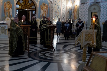 Богослужение Великой Пятницы с Выносом Плащаницы