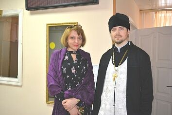 Священники Троицкого храма посетили образовательные и социальные учреждения города