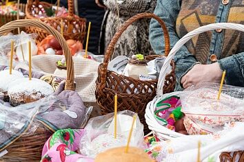 Великая Суббота. Освящение пасхальной снеди 