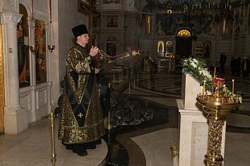 В Троицком храме по окончании Литургии Преждеосвященных Даров был совершен чин освящения колива.