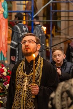 Митрополит Крутицкий и Коломенский Павел посетил Троицкий храм