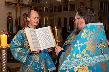 Всенощное бдение в канун праздника Казанской иконы Божией Матери