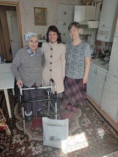 Поздравление пожилых прихожан нашего храма.