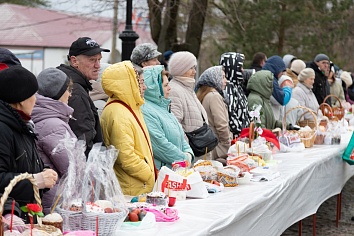 Освящение пасхальной снеди 