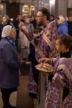 Накануне празднования Воздвижения Честного и Животворящего Креста Господня