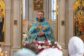 Воскресное богослужение на неделе 13-й по Пятидесятнице, пред Воздвижением