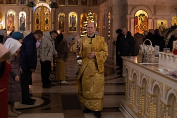 Божественная Литургия в воскресенье, на неделе тридцатой по Пятидесятнице