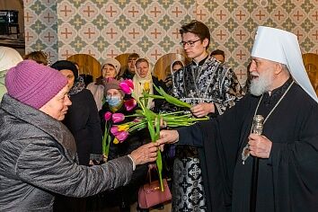 Митрополит Крутицкий и Коломенский Павел посетил Троицкий храм
