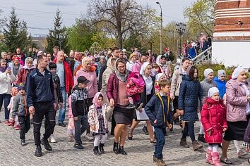 Пасхальные гуляния на приходе Троицкого  храма