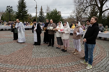 Освящение пасхальной снеди 