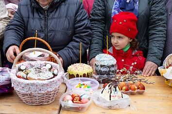 Великая Суббота. Освящение пасхальной снеди.