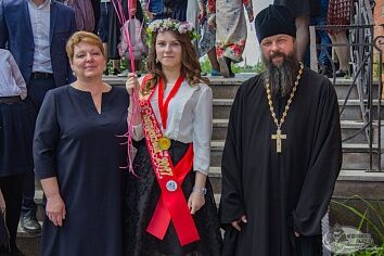 Последний звонок в Православной гимназии при Троицком храме
