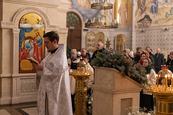 Божественная Литургия в воскресенье, на неделе тридцать первой по Пятидесятнице, по Рождестве Христовом