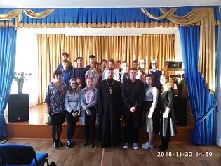 В школе №28 состоялся классный час со священником