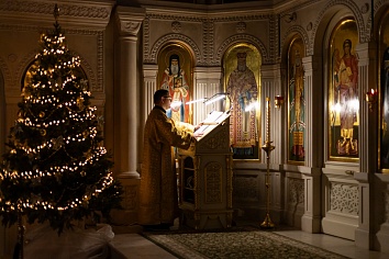 Божественная Литургия в воскресенье, на неделе тридцатой по Пятидесятнице