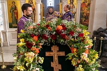 Воздвижение Честного и Животворящего Креста Господня