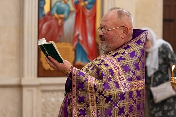 Божественная литургия в воскресенье, на неделе 14-й по Пятидесятнице, по Воздвижении