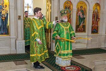 Престольный праздник Троицкого храма. Архиерейское богослужение