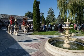 Перенесение мощей святых благоверных князей Петра и Февронии Муромских