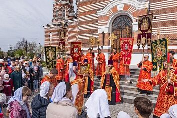 Пасхальные гуляния на приходе Троицкого  храма